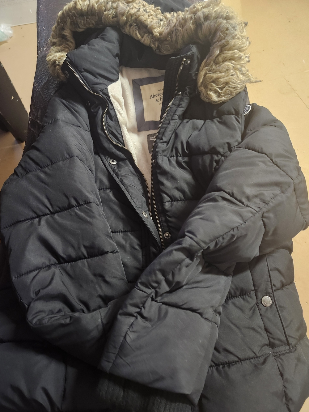 Abercrombie & Fitch Fur Trim Puffer Jacket in Black